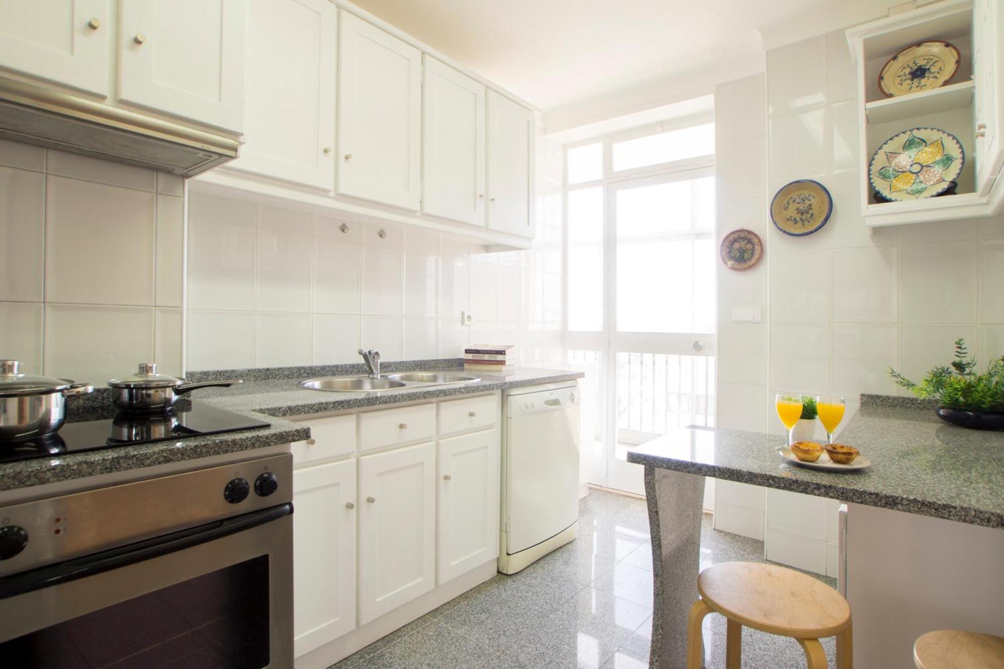 Sunny 4 Bedroom Apartment - With View Коимбра Екстериор снимка