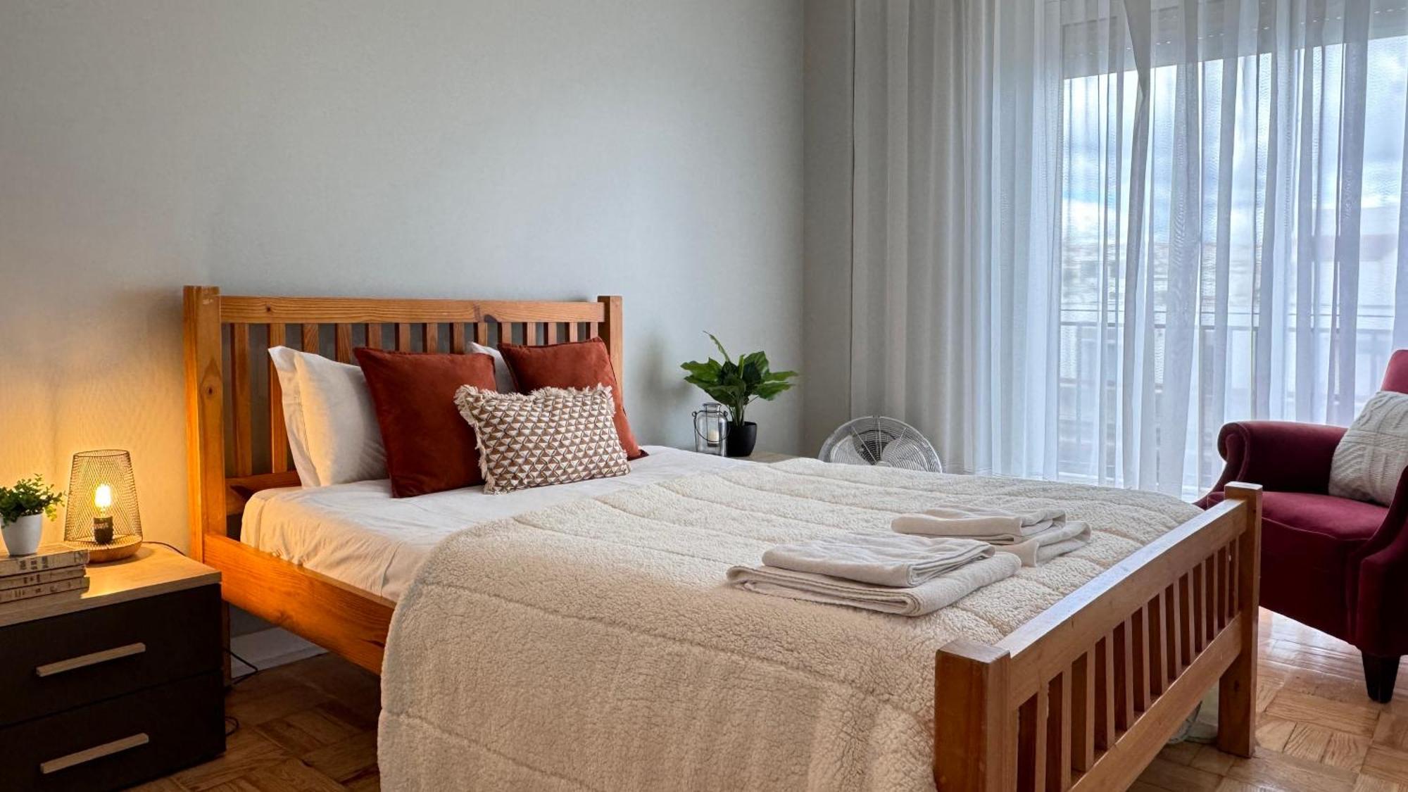 Sunny 4 Bedroom Apartment - With View Коимбра Екстериор снимка